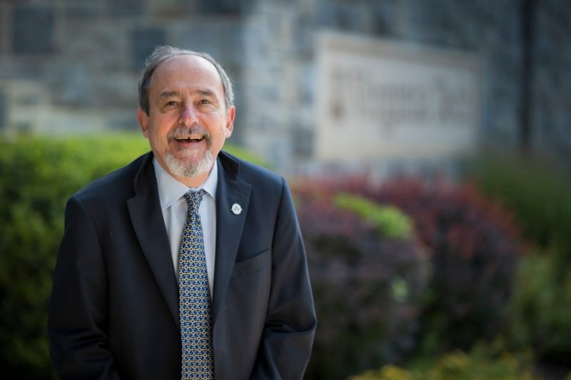 Headshot of Richard Vari, professor emeritus, Virginia Tech Carilion School of Medicine. 